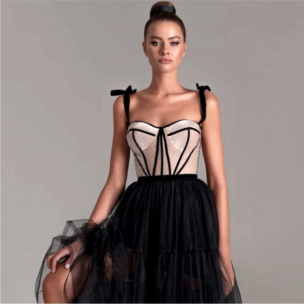 MILLA Tulle gown midi cocktail dress in tan and black color Used condition